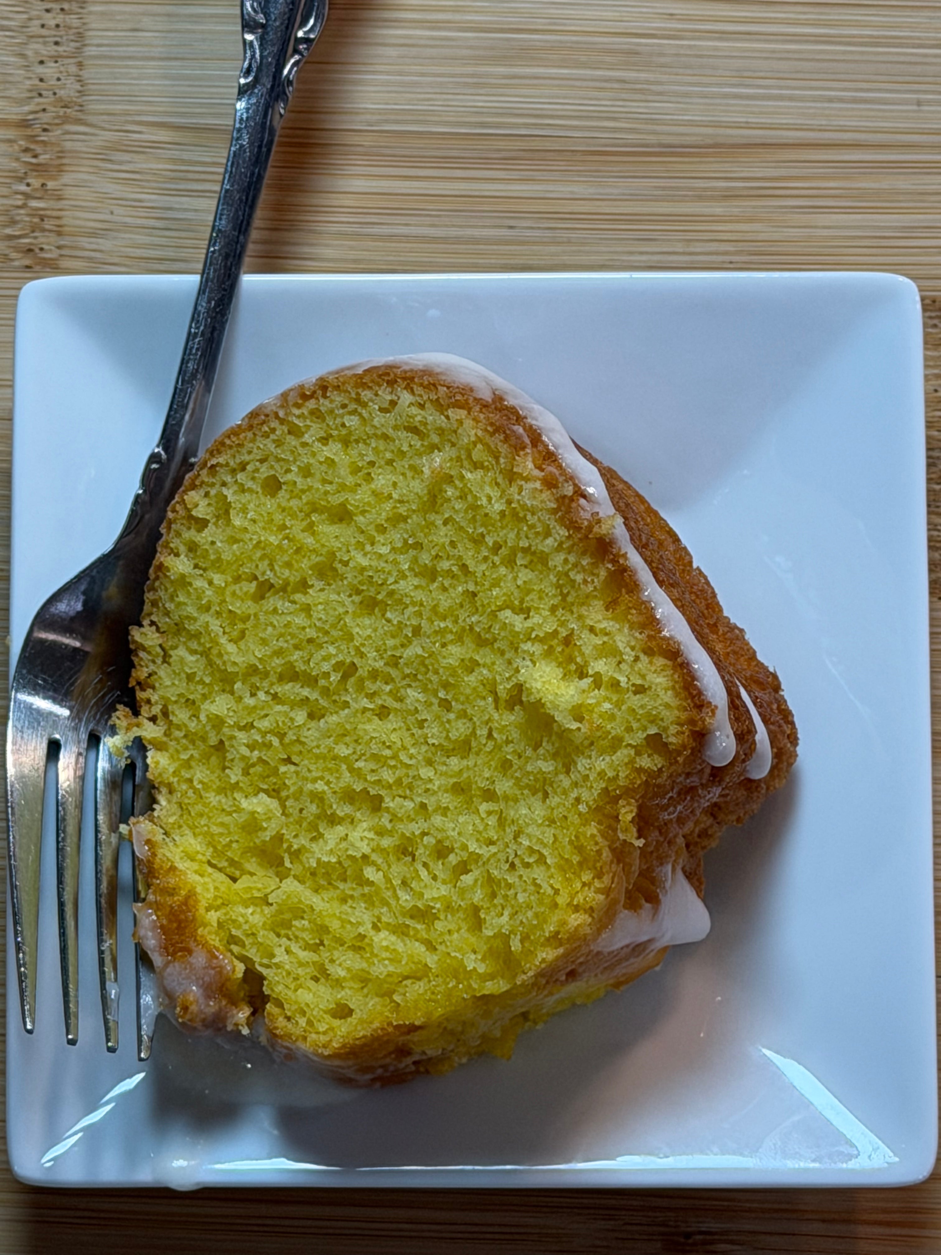 🍋 Easy Lemon Bundt Cake (Fluffy, Moist & Crowd Favorite)