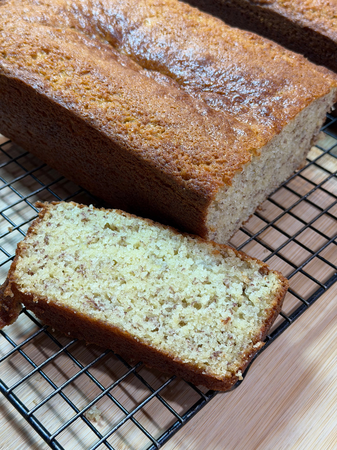 🍌 The Most Tender & Fluffy Banana Bread (Freezer-Friendly!)