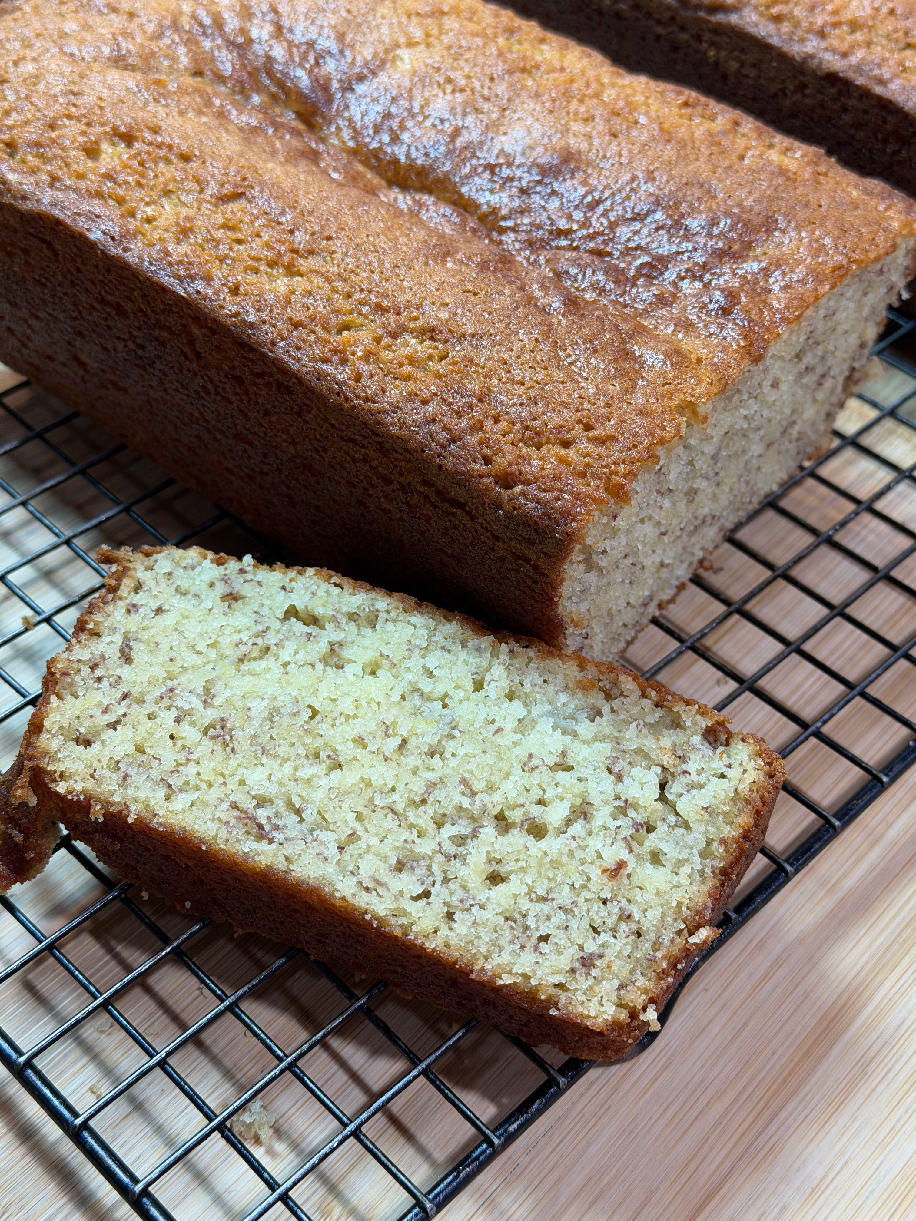 🍌 The Most Tender & Fluffy Banana Bread (Freezer-Friendly!)